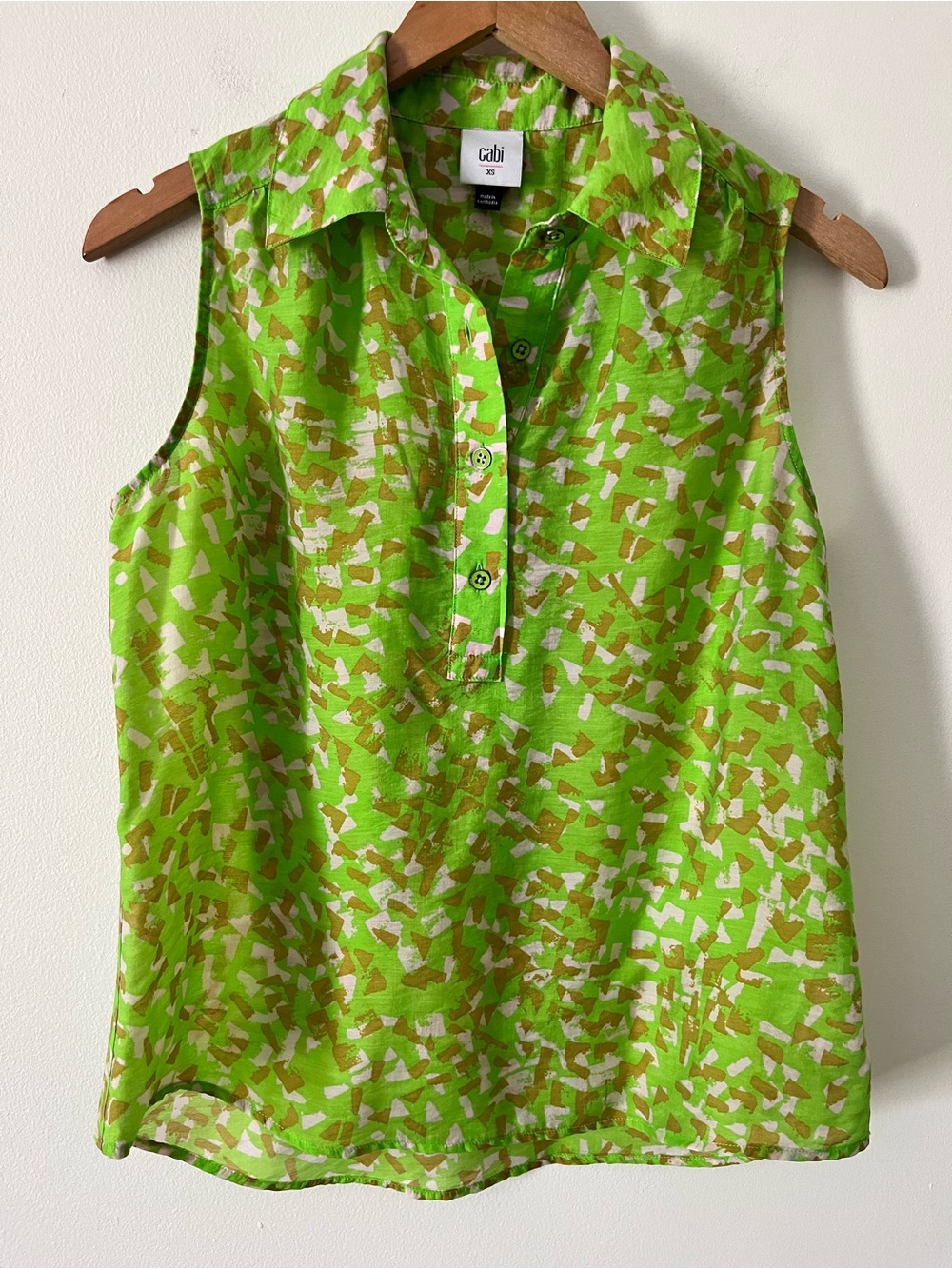CAbi Lime Green Abstract Patterned Sleeveless Collared Sheet Top XS